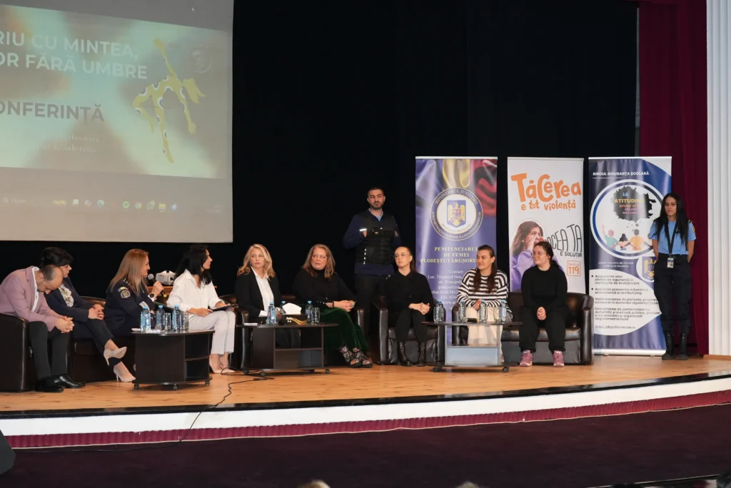 persoane participante la eveniment