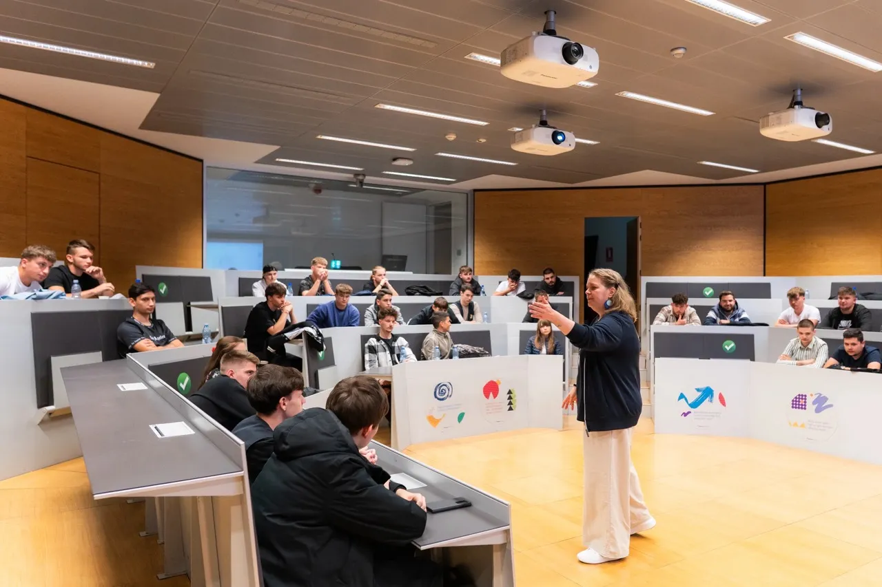 prezentare program in sala de curs